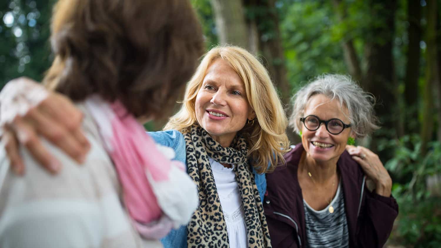 https://cdn.sixtyandme.com/wp-content/uploads/2018/10/Sixty-and-Me_26-Surprising-Habits-of-Happy-Older-Women-18-Might-Catch-You-Unprepared.jpg